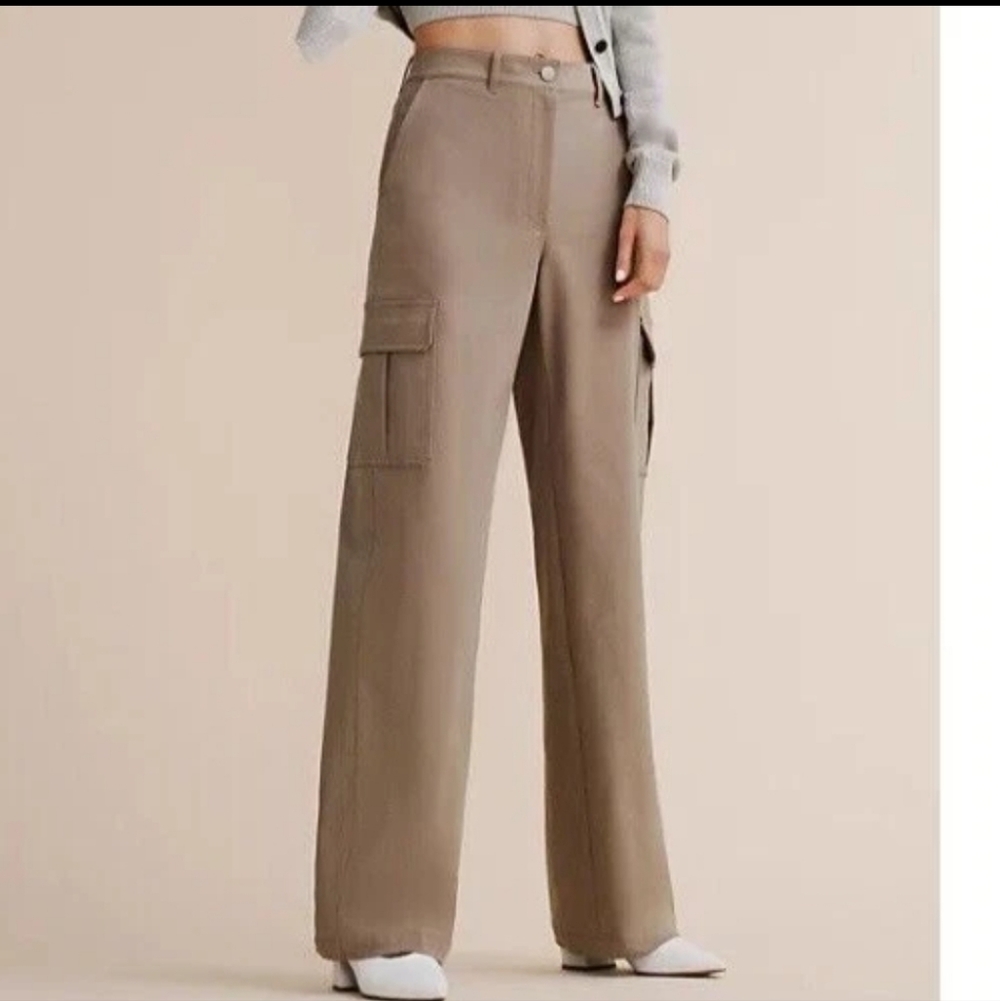 Theory  Wide Leg Cargo Pants in Khaki Size 6